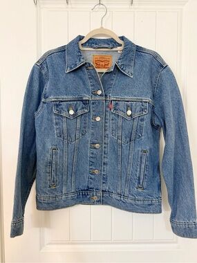 Vintage Levi's Women's Classic Blue Denim Trucker Jacket Size Small
